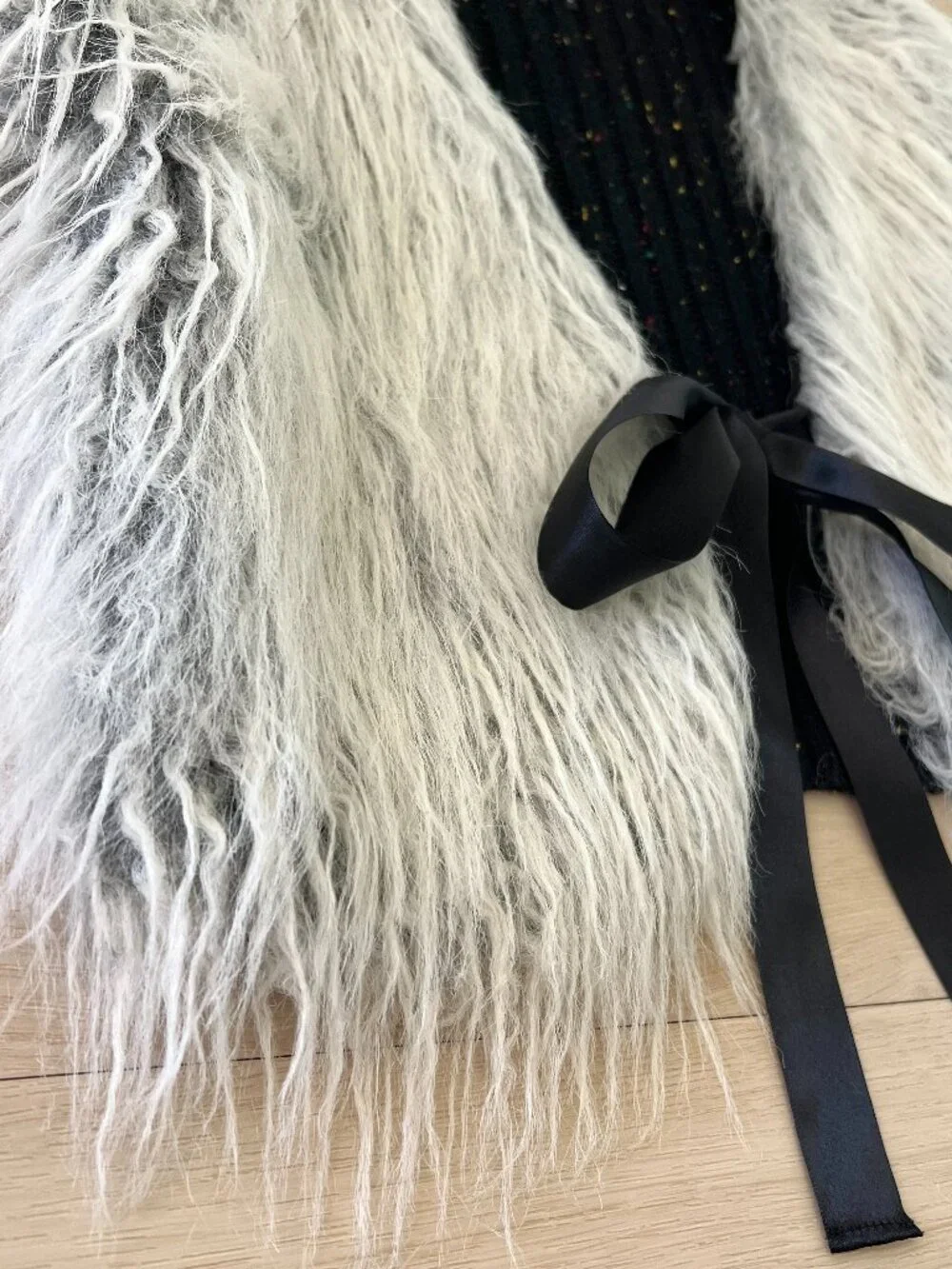 Lapis Shaggy Grey  Faux Fur Mohair 90s Rocker Cropped Shrug Vest Size Medium